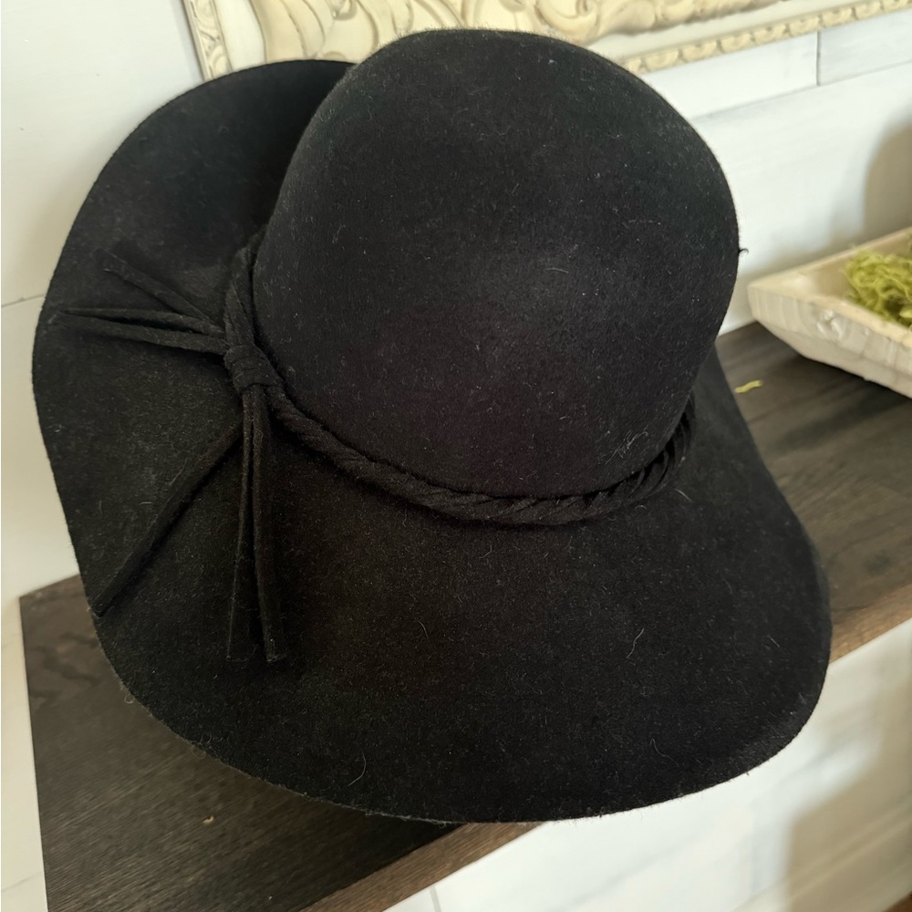 Target Black Wide-Brimmed Hat with Elegant Ribbon